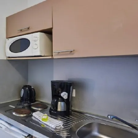 Bed & Breakfast Dans Partage Avec D'autres Visiteurs Et Espace Journee Chatillon (Hauts-de-Seine)