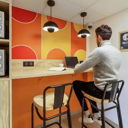 Dans Partage Avec D'autres Visiteurs Et Espace Journee *